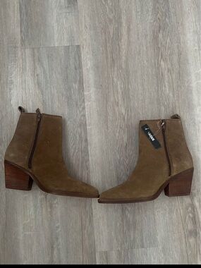 ( New with tags) Bronx Women's Ankle Boots
